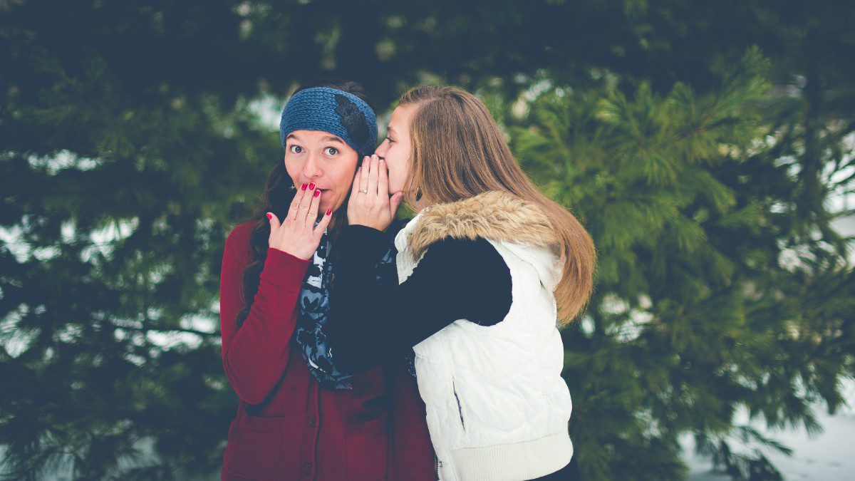Δυο κοπέλες συζητάνε