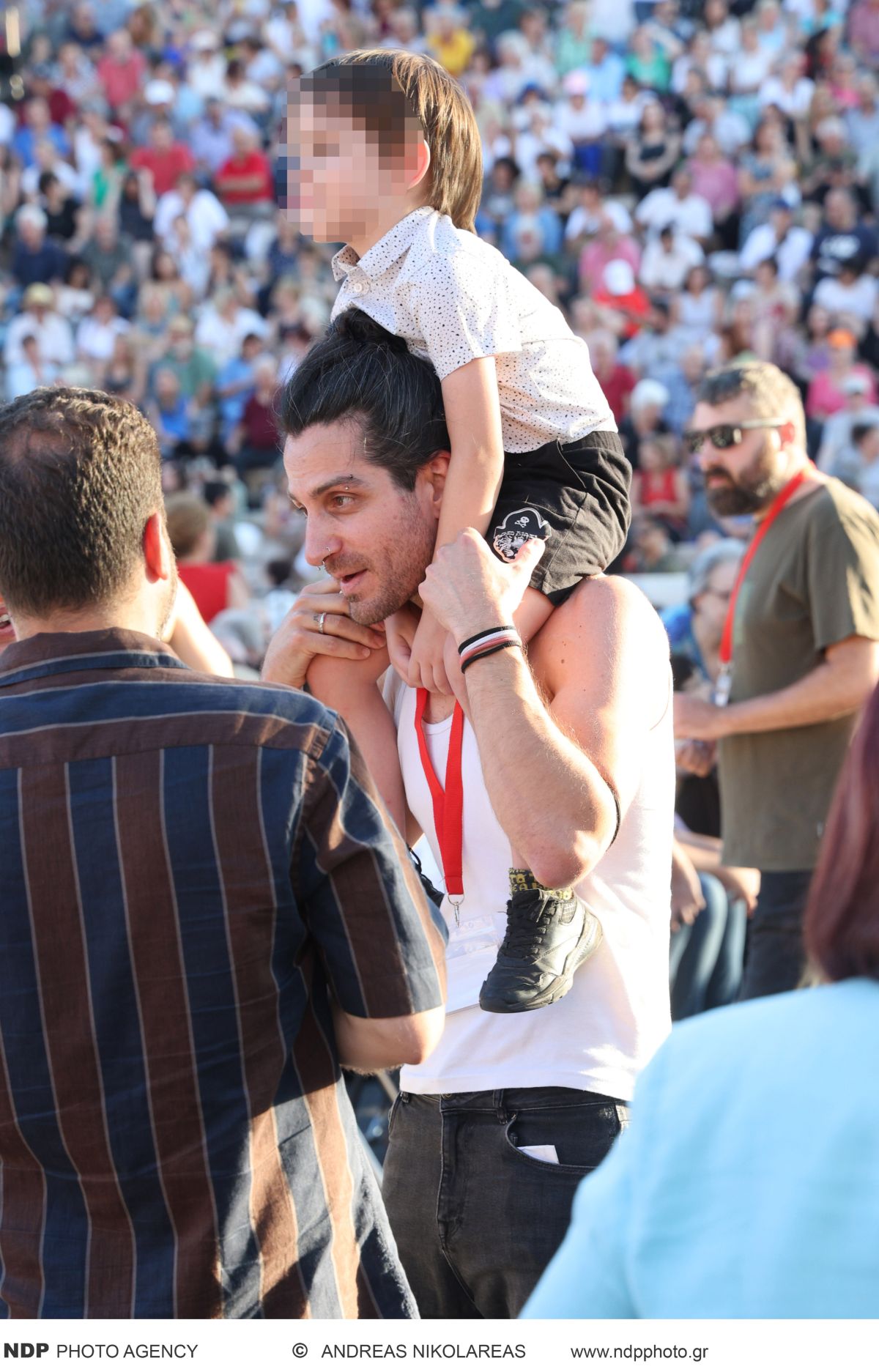 Άγγελος Θεοδωράκης Παπαγγελίδης με τον γιό του