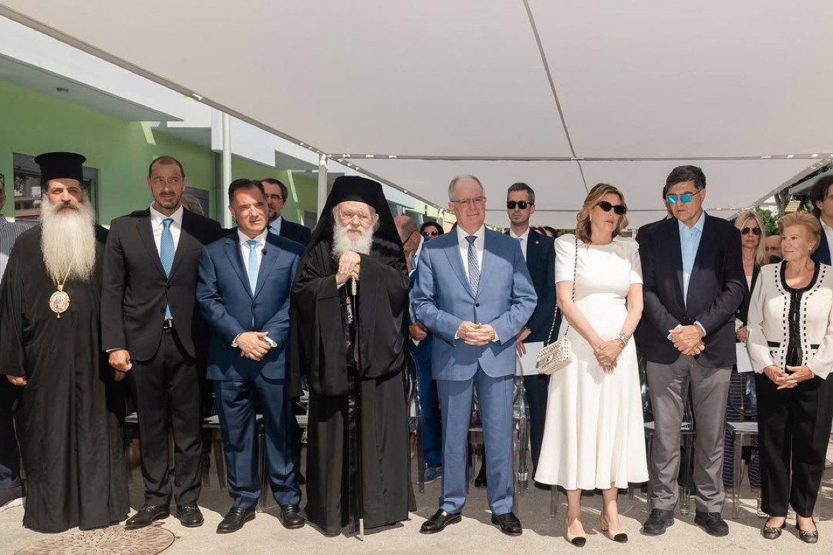 Μητροπολίτης Φθιώτιδος κ. Συμεών, κος. Εμμανουήλ Παπασάββας, Υπουργός Υγείας, κος Αδωνης Γεωργιάδης, Αρχιεπίσκοπος Ιερώνυμος, Πρόεδρος της Δημοκρατίας, κος. Κωνσταντίνος Τασούλας, κα. Χριστιάννα Β. Βαρδινογιάννη, κος. Ιωάννης Β. Βαρδινογιάννης, κα. Άντρη Αναστασιάδη