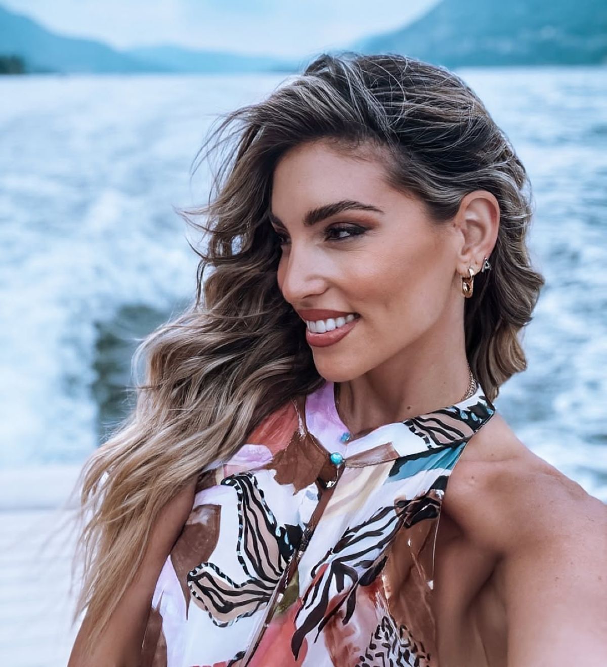 Αθηνά Οικονομάκου