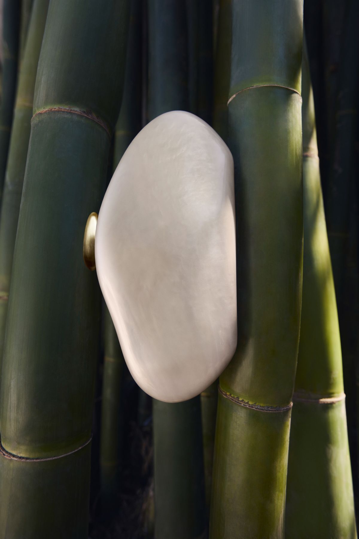 Clutch με όψη φίλντισι και χρυσή λεπτομέρεια