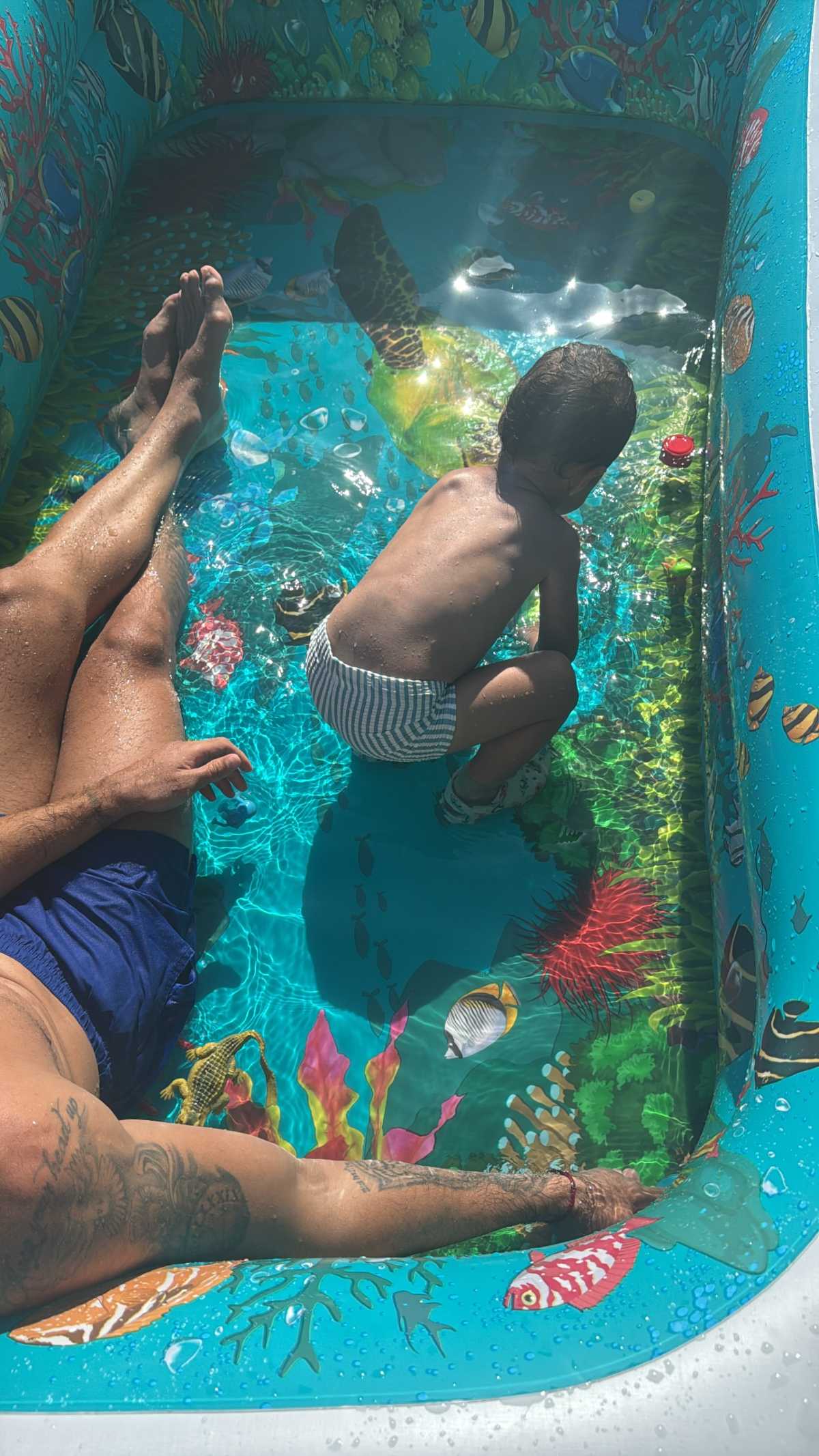 Η Ελένη Φουρέιρα απαθανατίζει τον Αλμπέρτο Μποτία με τον γιο τους