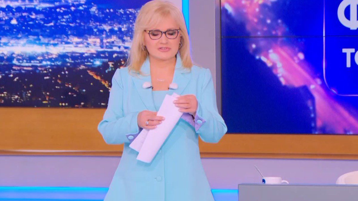 Φως στο Τούνελ Αγγελική Νικολούλη