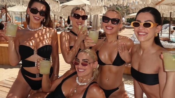 Ιωάννα Τούνη με φίλες