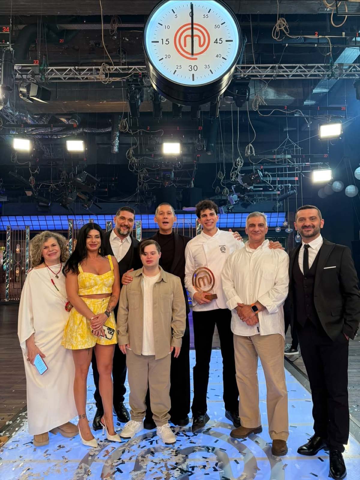 Ο Νέστορας Νέστορας με την οικογένειά του στον τελικό του MasterChef