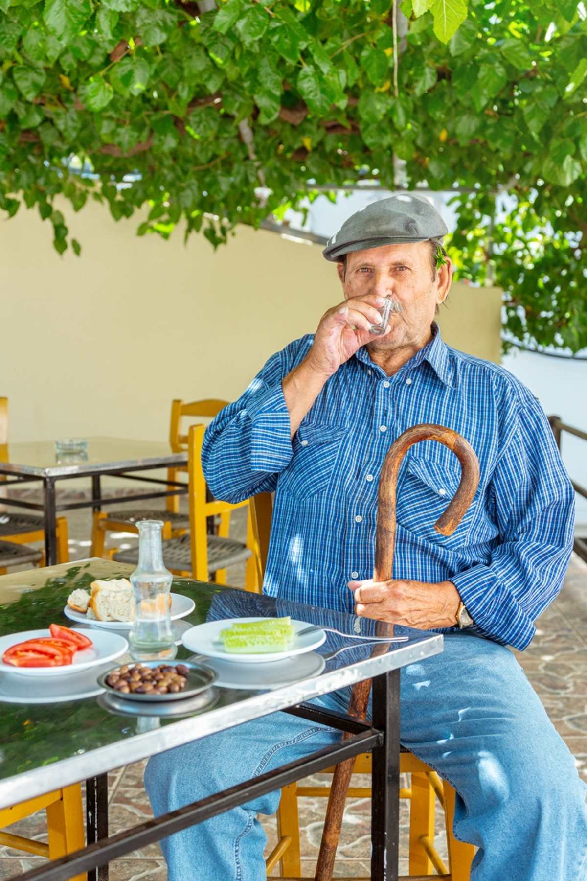 Η ρακή πρωταγωνιστεί σε κάθε γεύμα