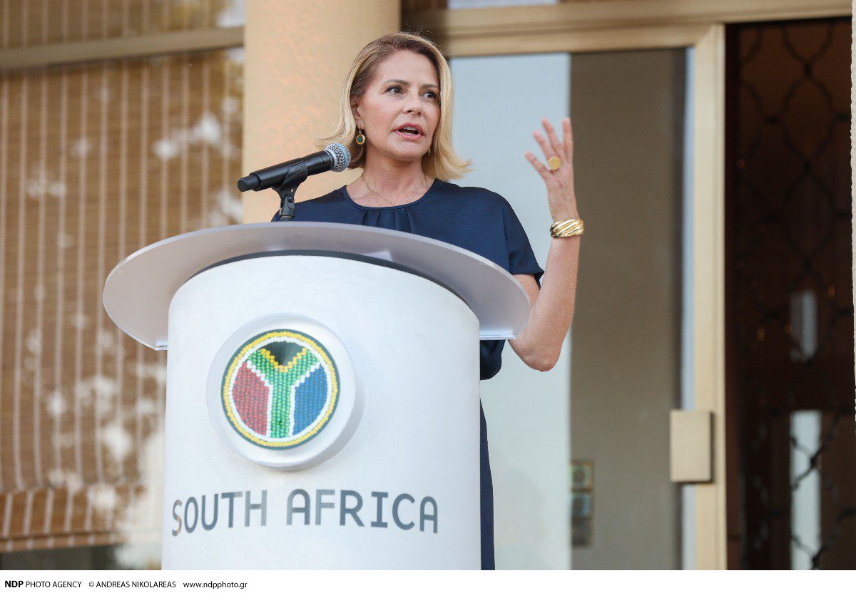 Τζένη Μπαλατσινού