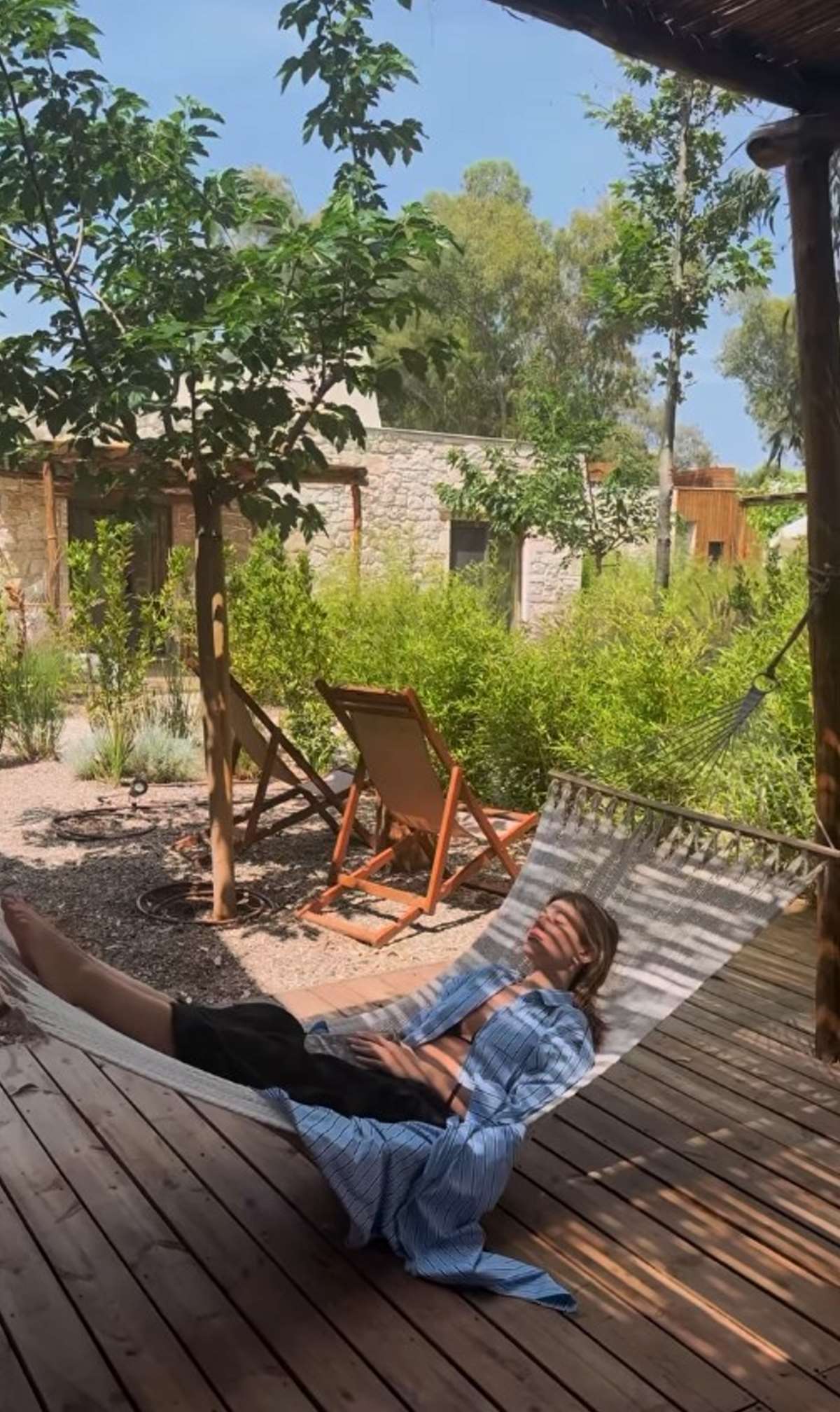 Η Κλέλια Ανδριολάτου με μπικίνι