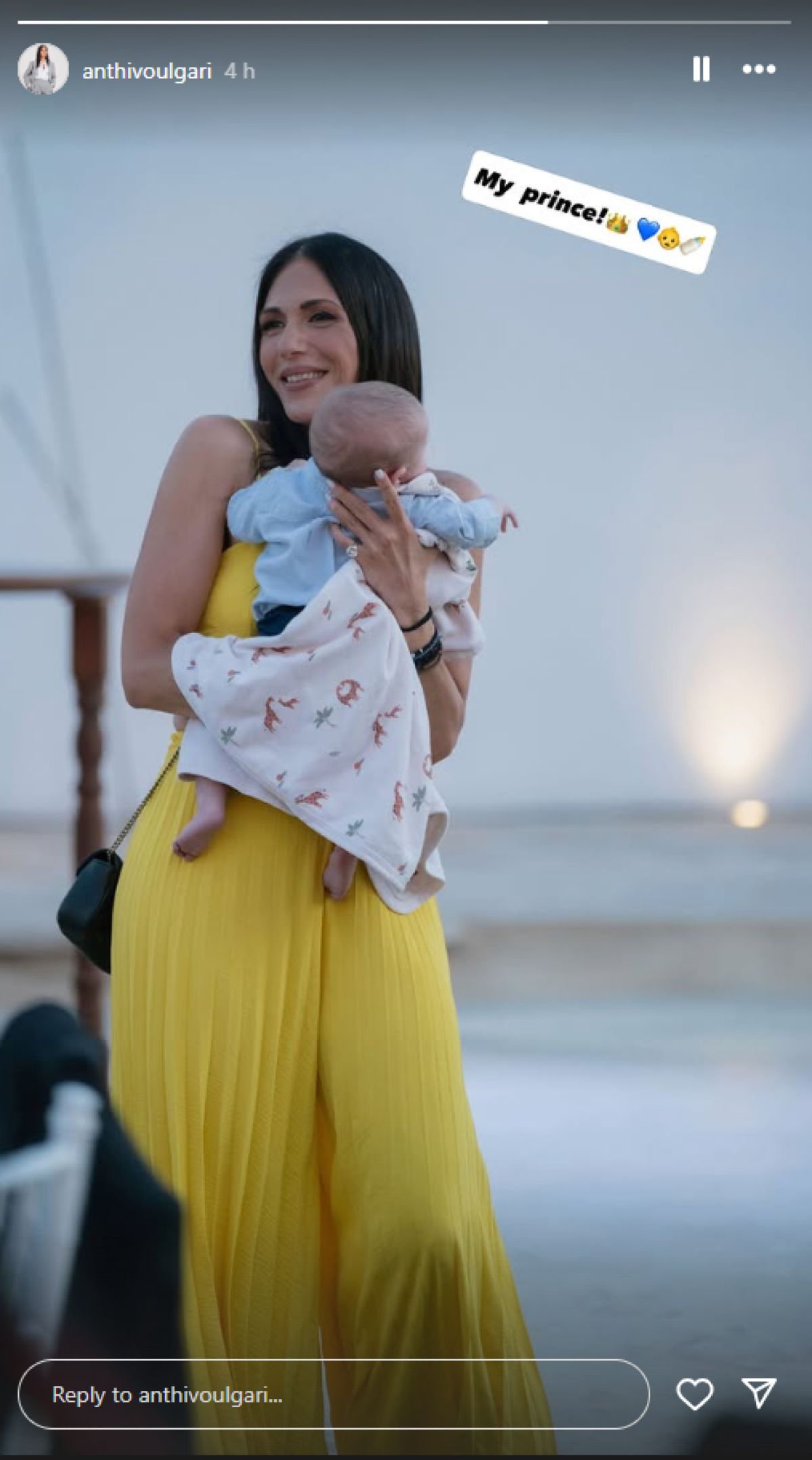 Η ανάρτηση της Ανθής Βούλγαρη με το γιο της