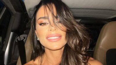 Η Μαρία Αντωνά στο αυτοκίνητο