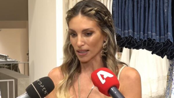 Η Αθηνά Οικονομάκου στις κάμερες