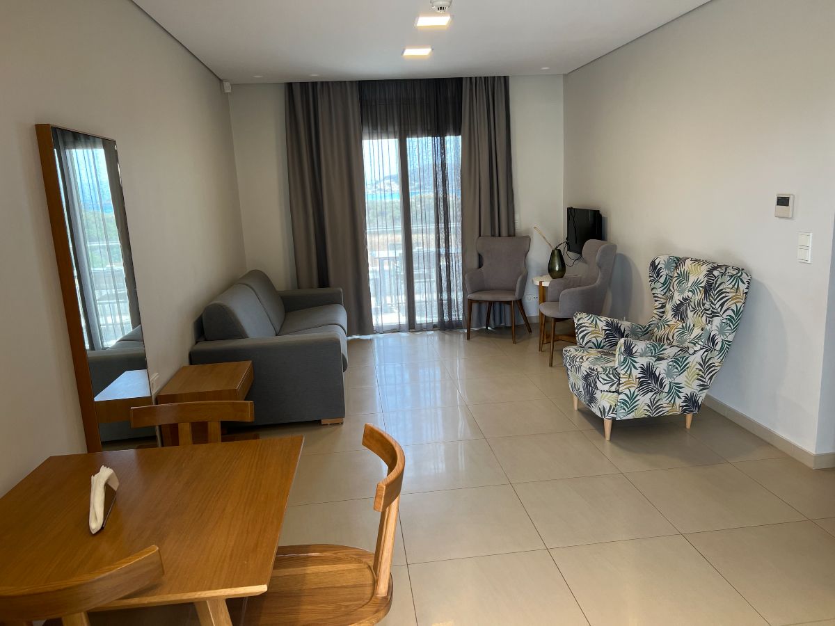 Τα υπνοδωμάτια είναι ευρύχωρα και προσεκτικά διακοσμημένα