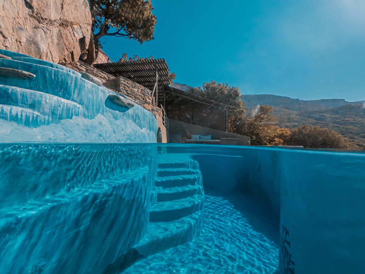 Η πισίνα εντυπωσιάζει κάθε επισκέπτη