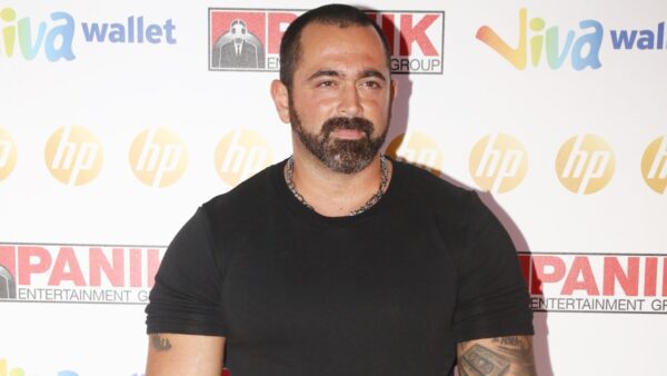 Ο Μπο πάνω στην σκήνη