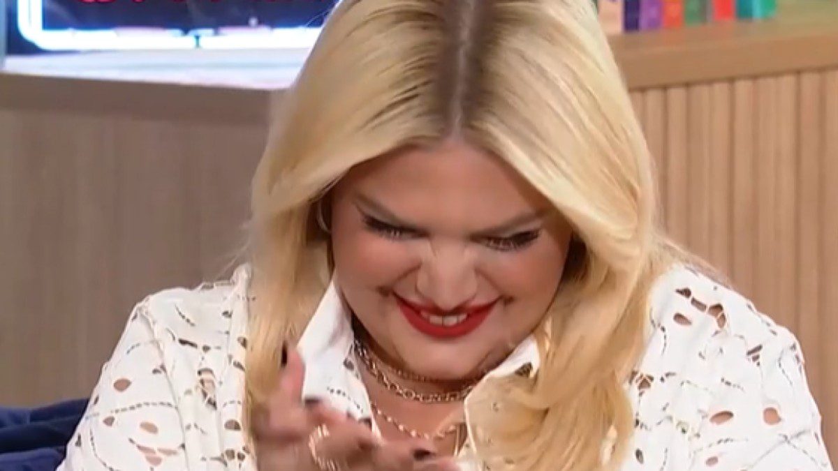 Η Δανάη Μπάρκα στο Στούντιο 4