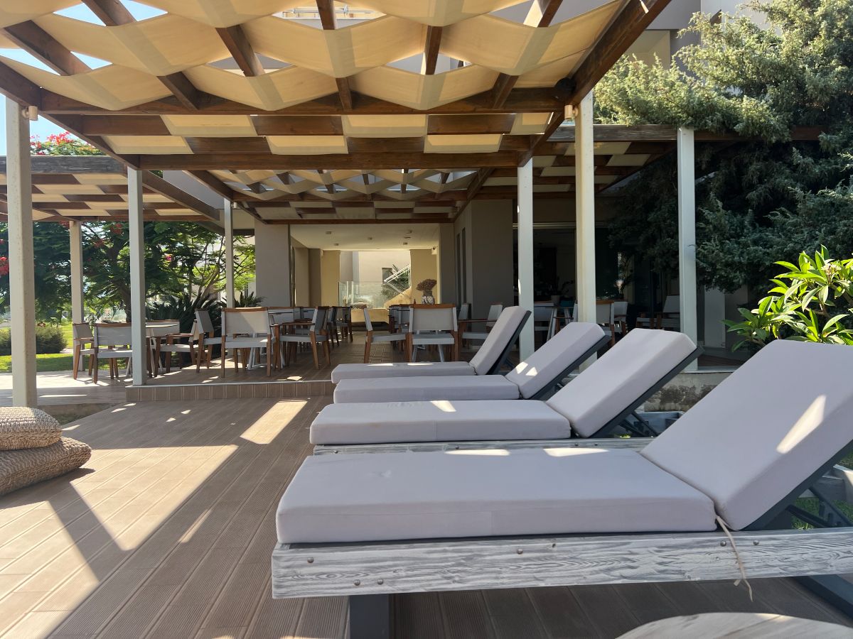 Ο εξωτερικός χωρός του Double bay