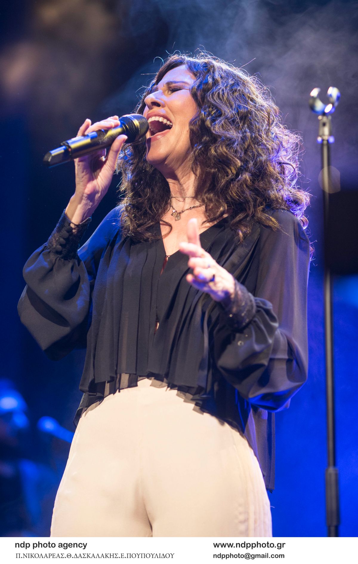 Η Ελευθερία Αρβανιτάκη σε συναυλία της