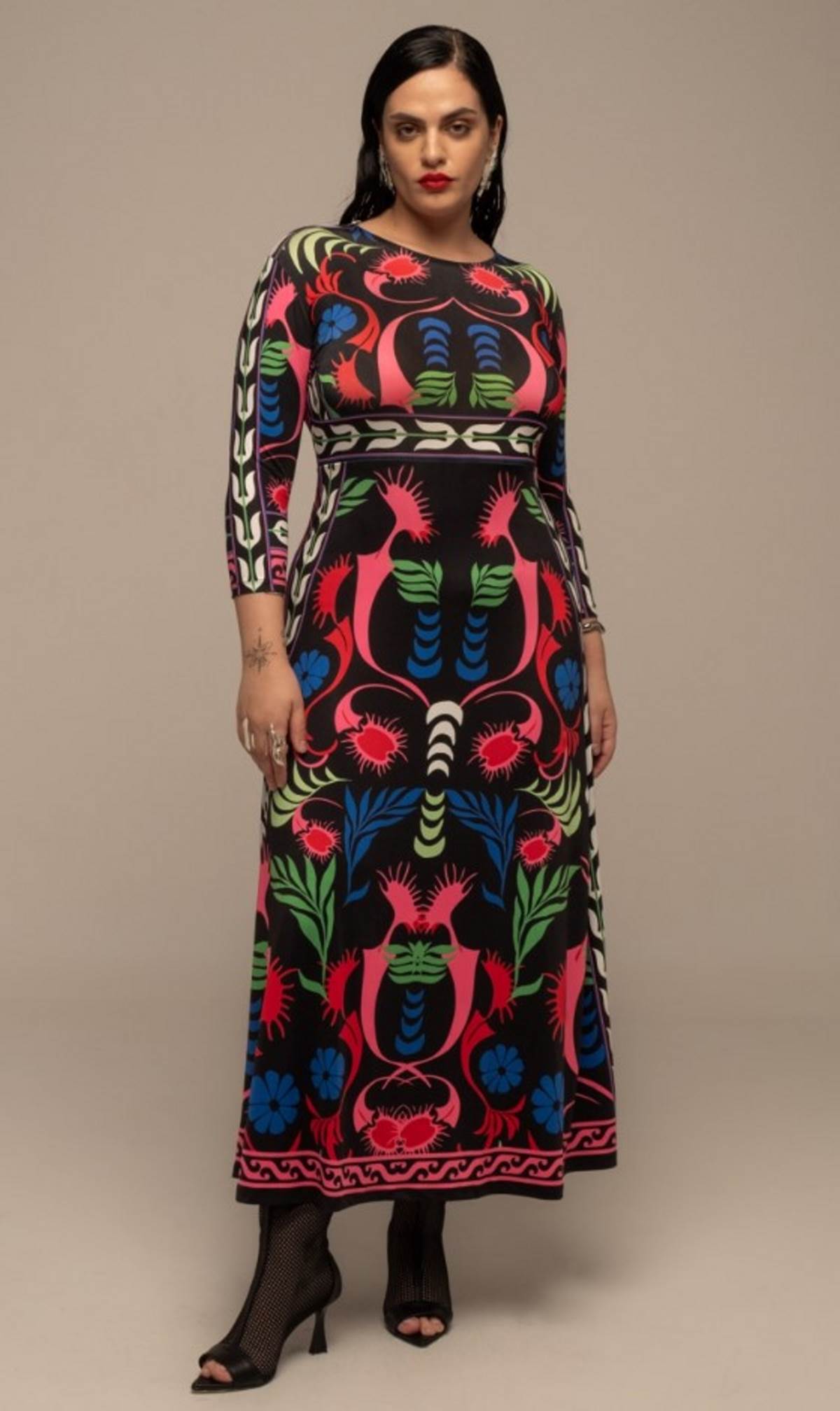 εμπριμέ φόρεμα