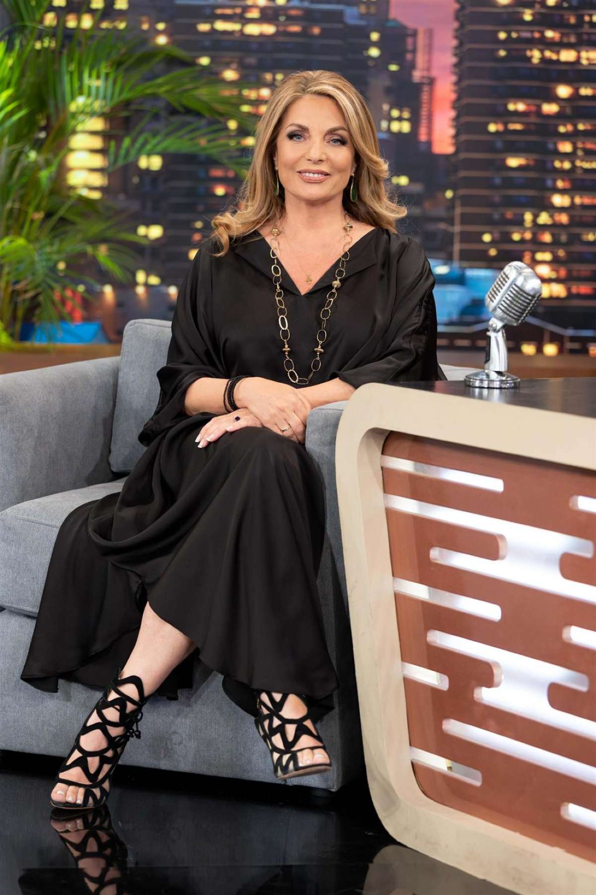 Η Άντζελα Γκερέκου στο The 2night show Η Λήδα Φόστερ