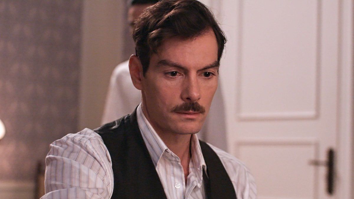 Ο Πέτρος από τη σειρά Grand Hotel