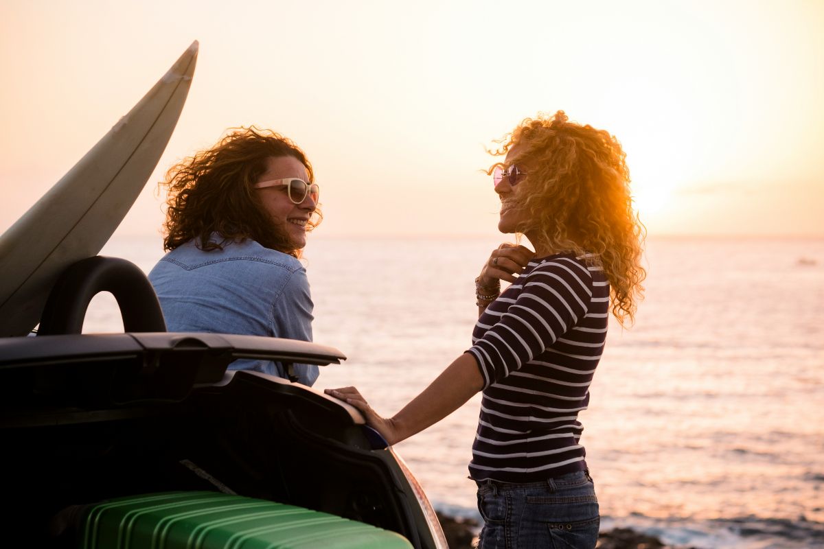 Στην παραλία με φίλους