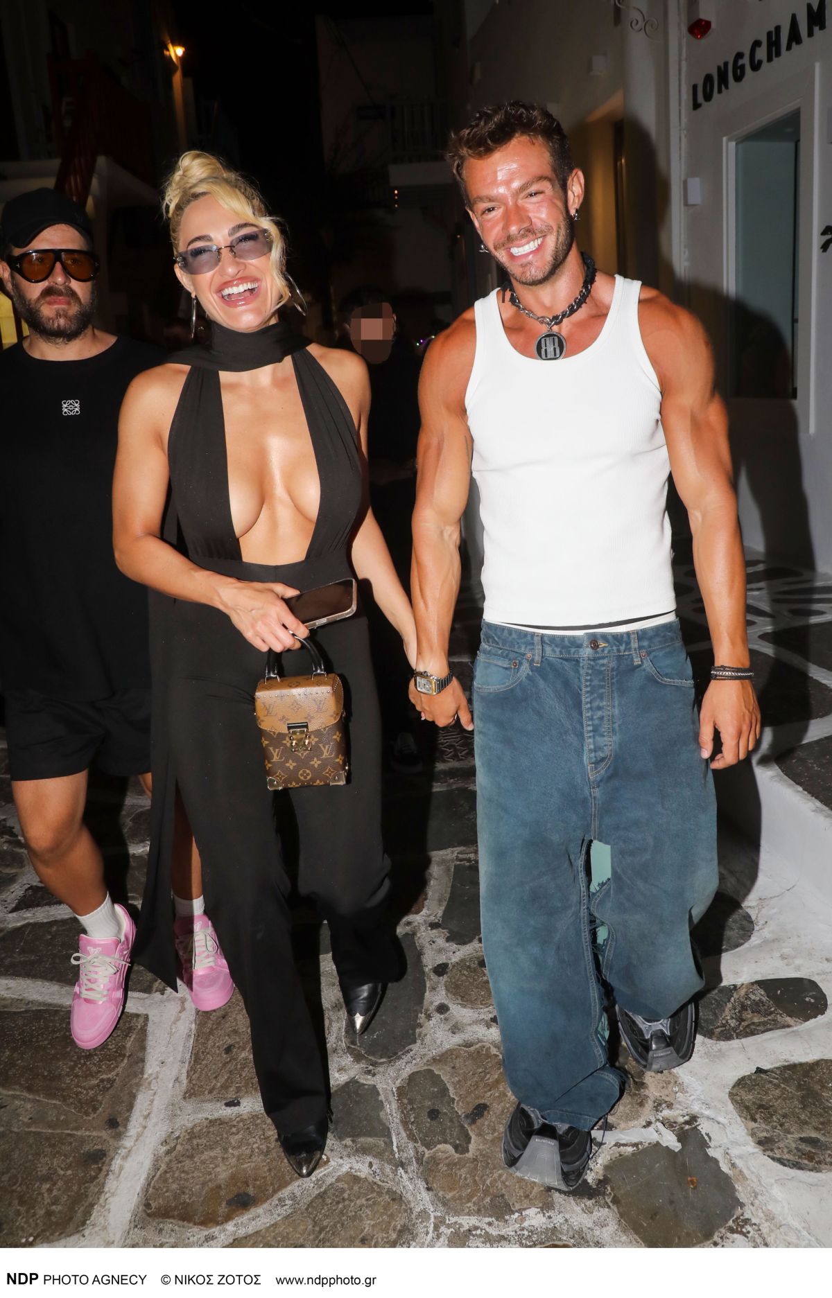 Η Ιωάννα Τούνη, ο Μηνάς Αηδόνης και ο Steve στην Μύκονο