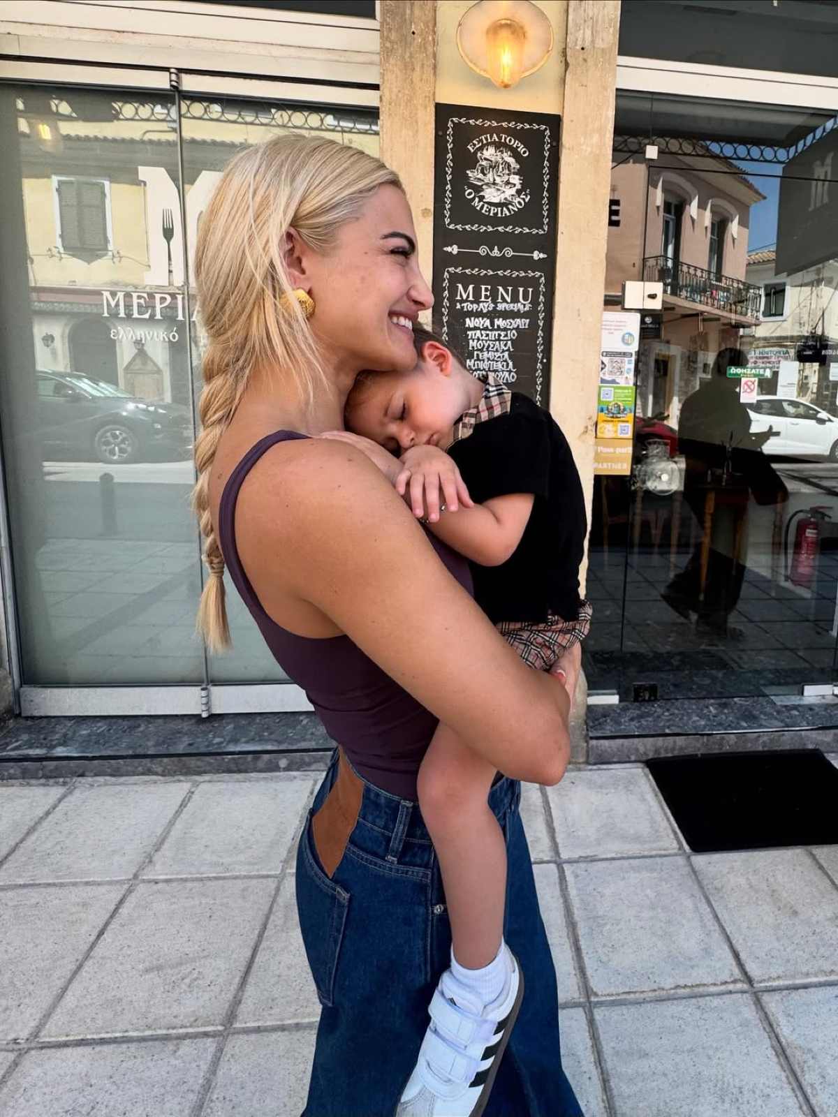 Η Ιωάννα Τούνη με τον γιο της, Πάρη