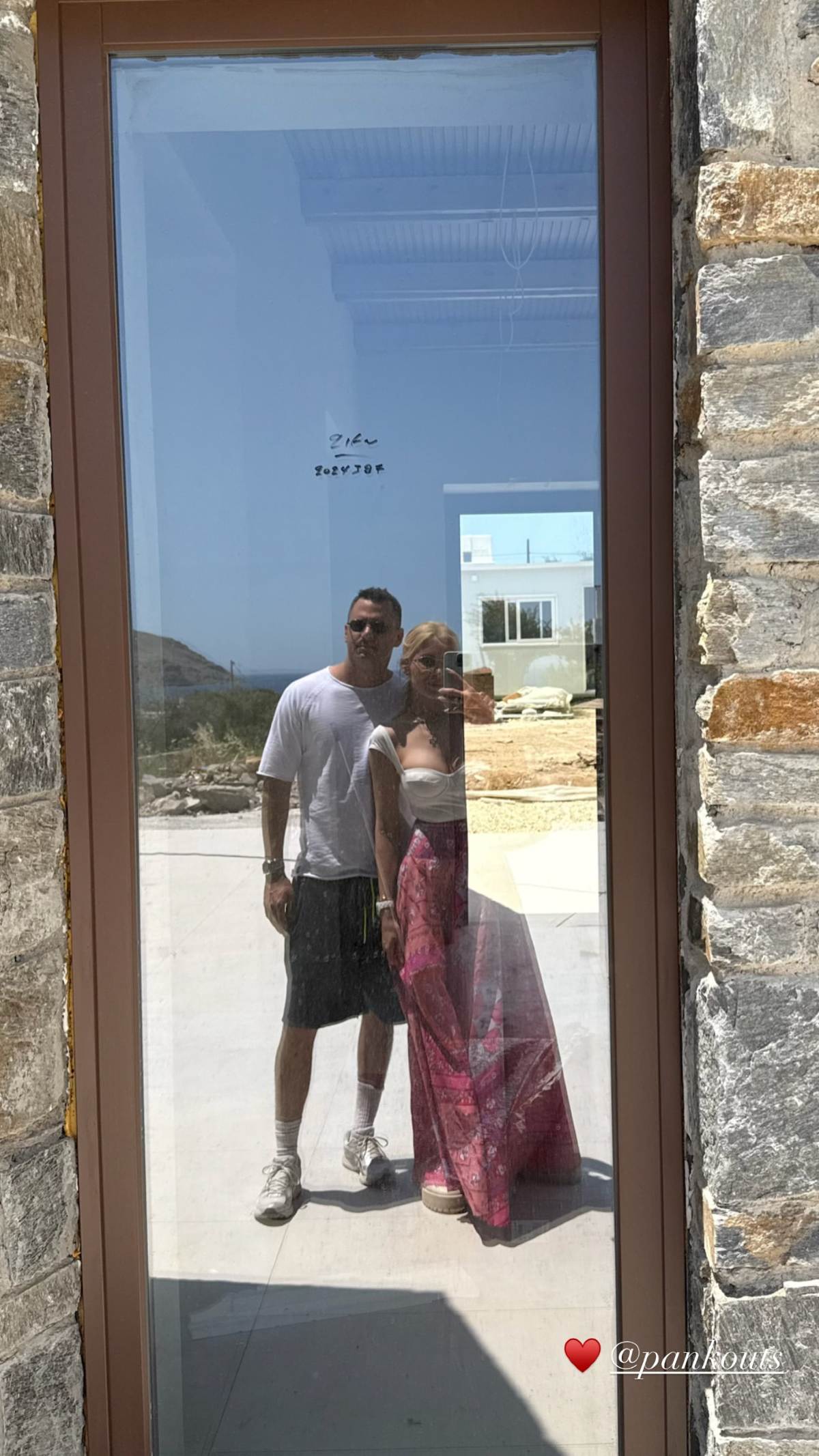 Η Κατερίνα Καινούργιου και ο Πάνος Κουτσουμπής στην Πάρο