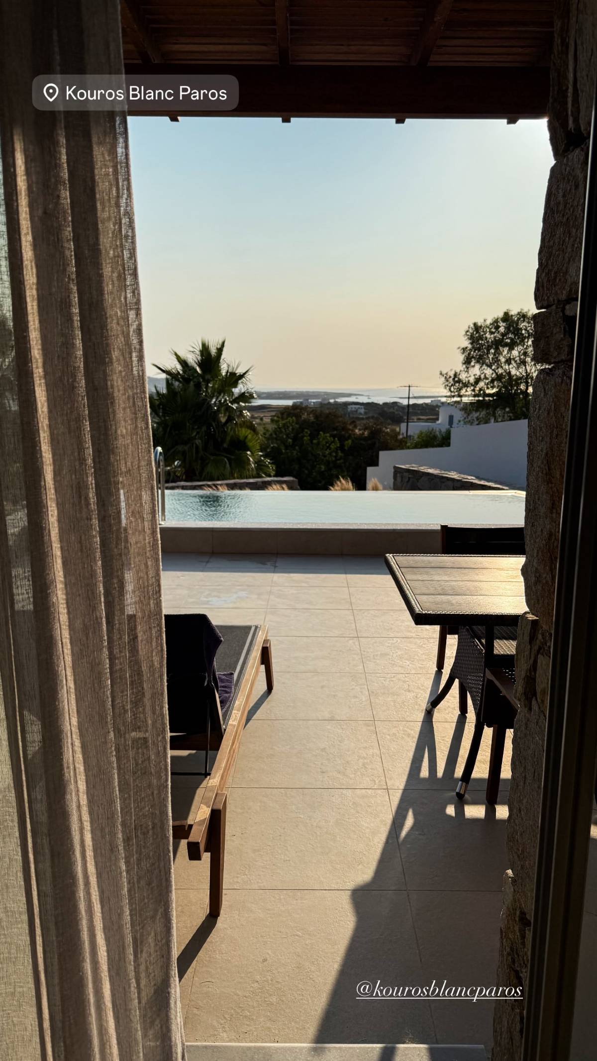 Το ξενοδοχείο που μένει η Κατερίνα Καινούργιου με τον Κουτσουμπή στην Πάρο