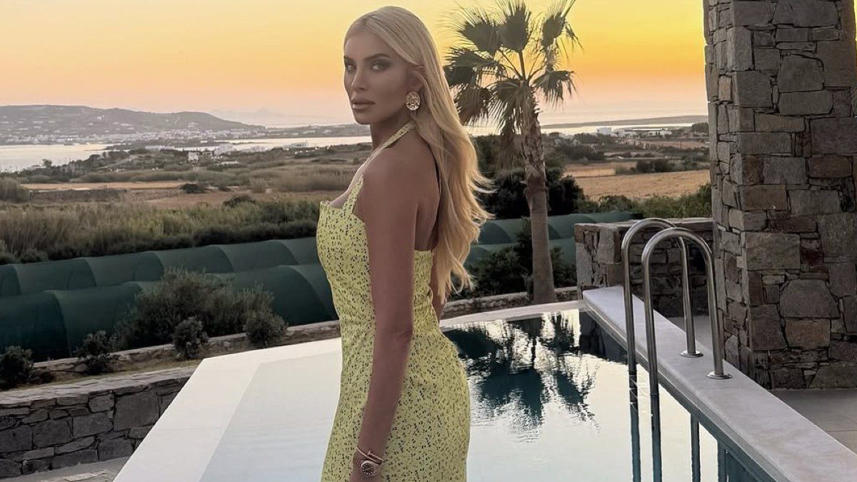 Η Κατερίνα Καινούργιου στην Πάρο