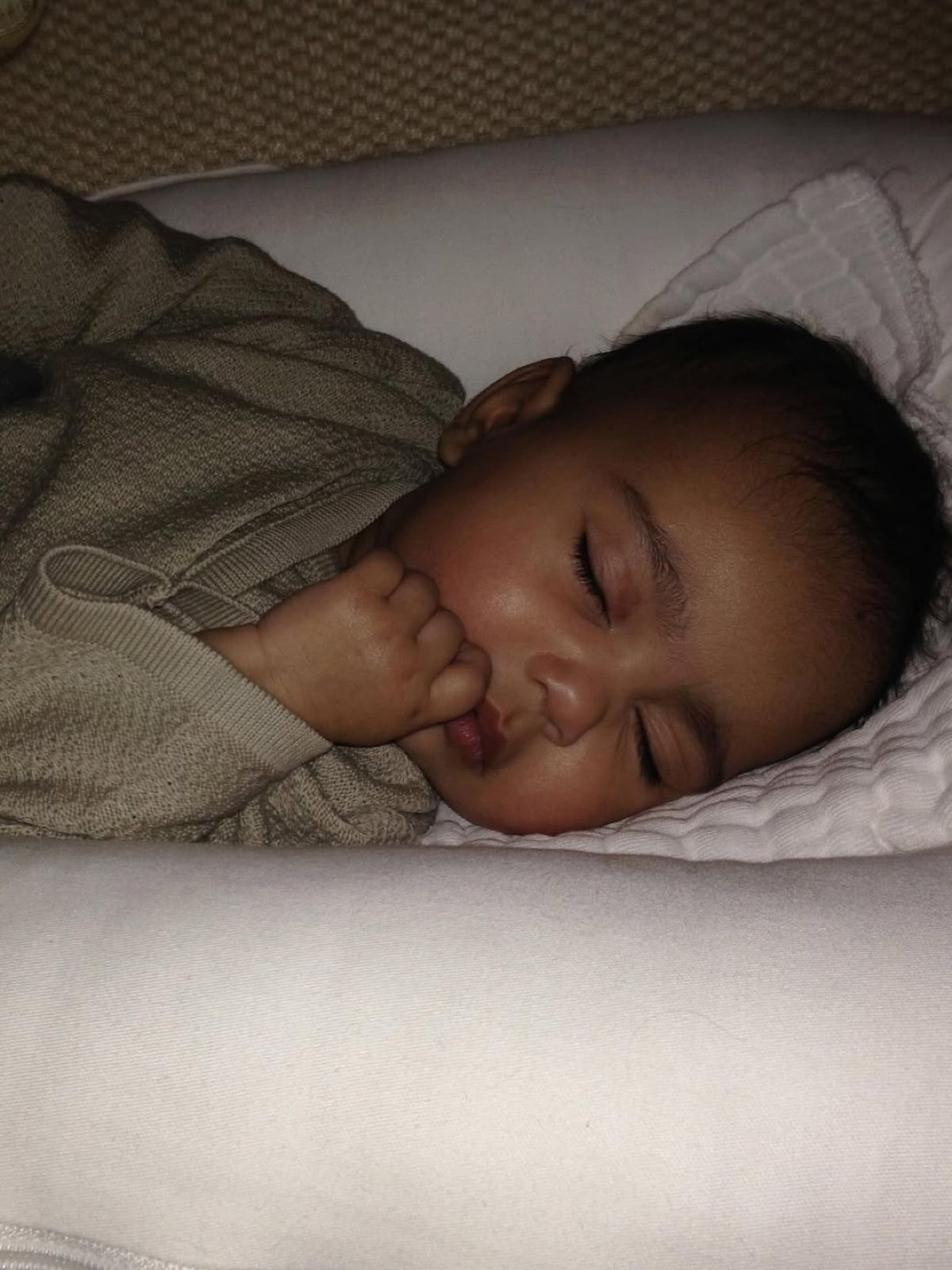 Η κόρη της Κιμ Καρντάσιαν, Νόρθ, μωρό, κοιμάται