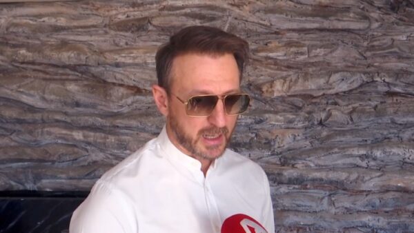 Ο Κώστας Καραφώτης στην κάμερα του Happy Day