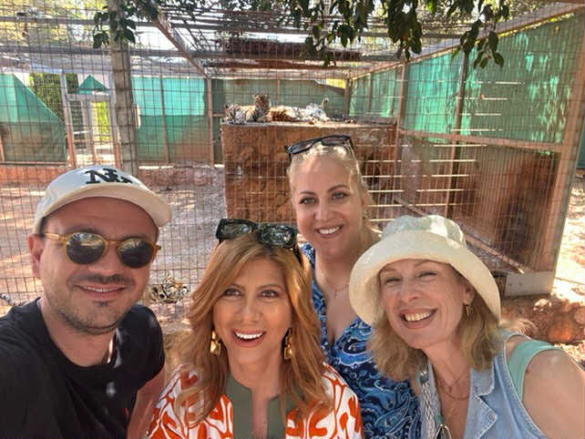 Ζήνα Κουτσελίνη: Οι χλιδάτες διακοπές της παρουσιάστριας με την ομάδα της