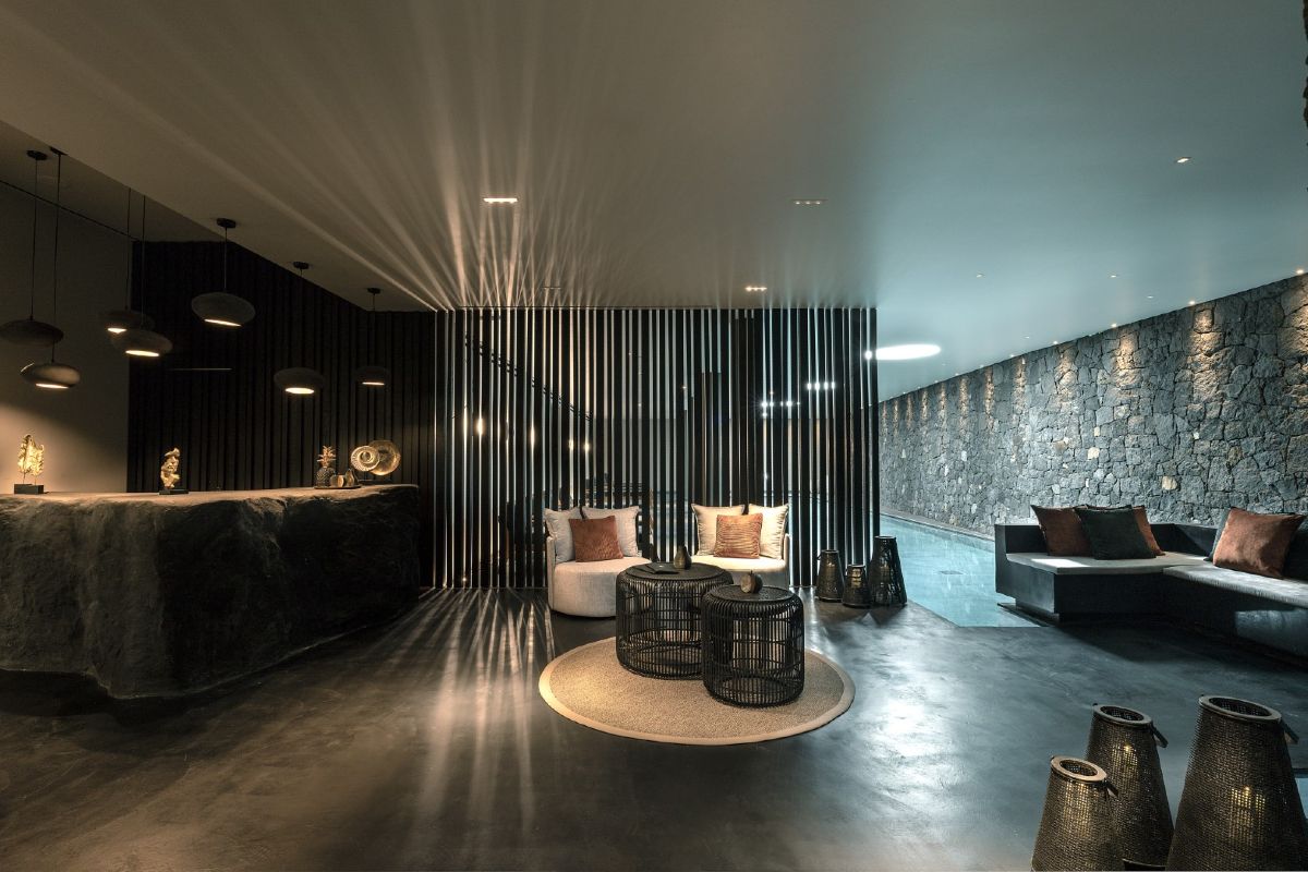 Ένα ταξίδι στις αισθήσεις ξεκινά εκεί που τελειώνει ο χρόνος: στο Lava Spa