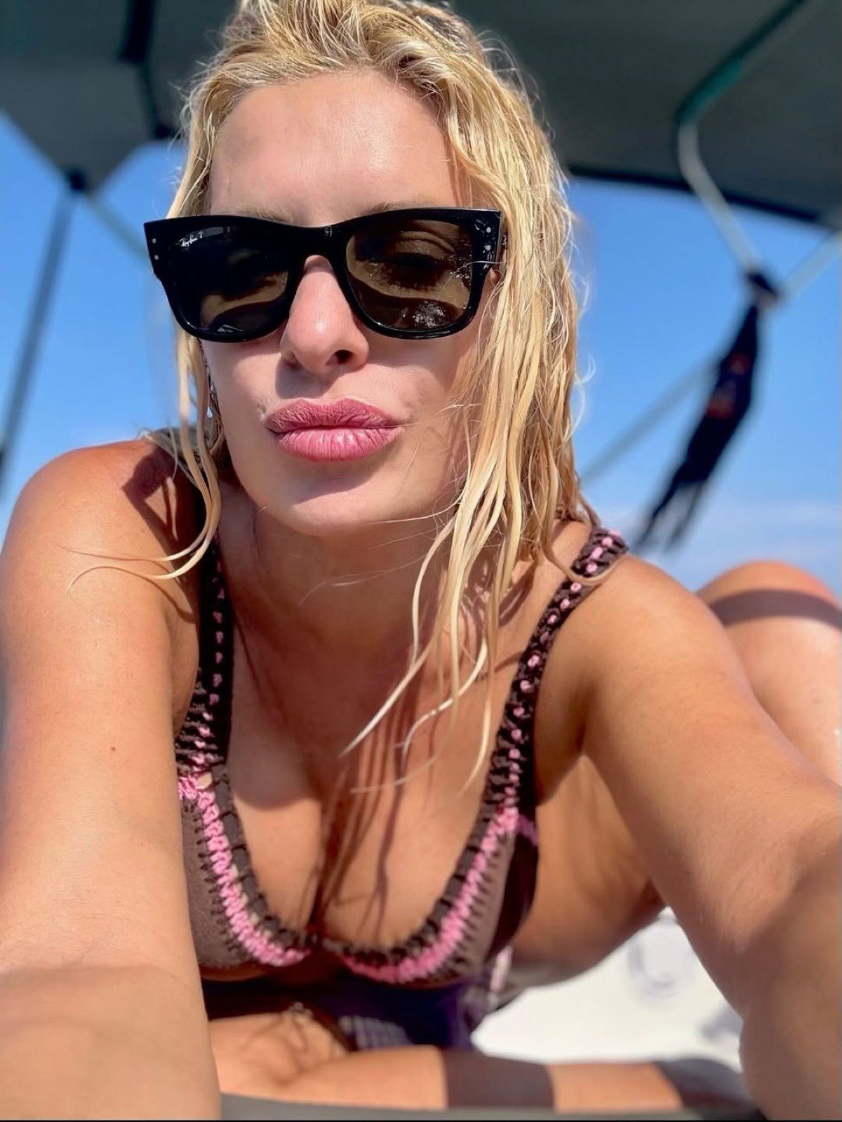 Ελένη Μενεγάκη: Σε ψαροταβέρνα στην Χαλκίδα με τον Ματέο Παντζόπουλο (Φωτογραφίες)