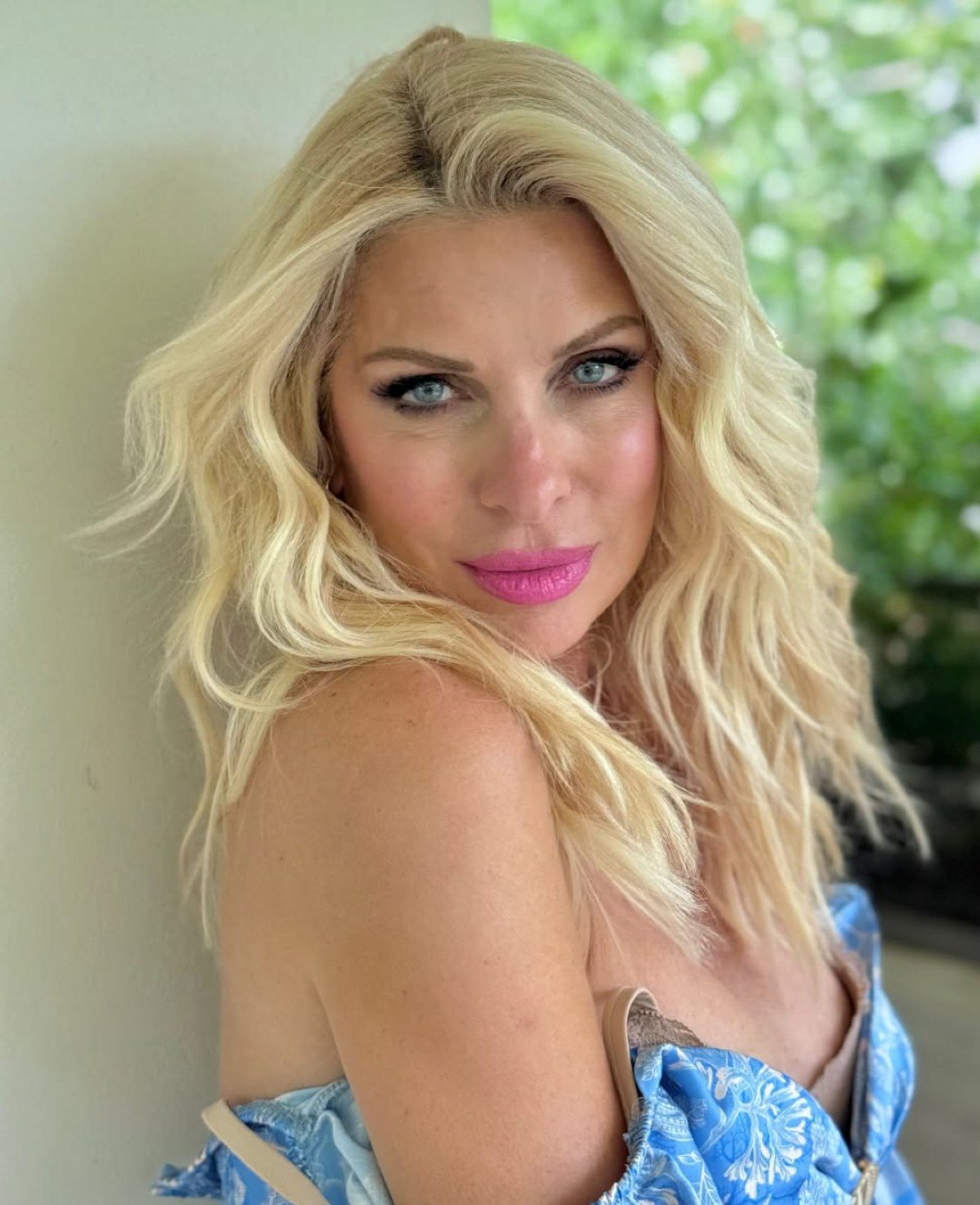 Η Ελένη Μενεγάκη σε ναζιάρικη πόζα