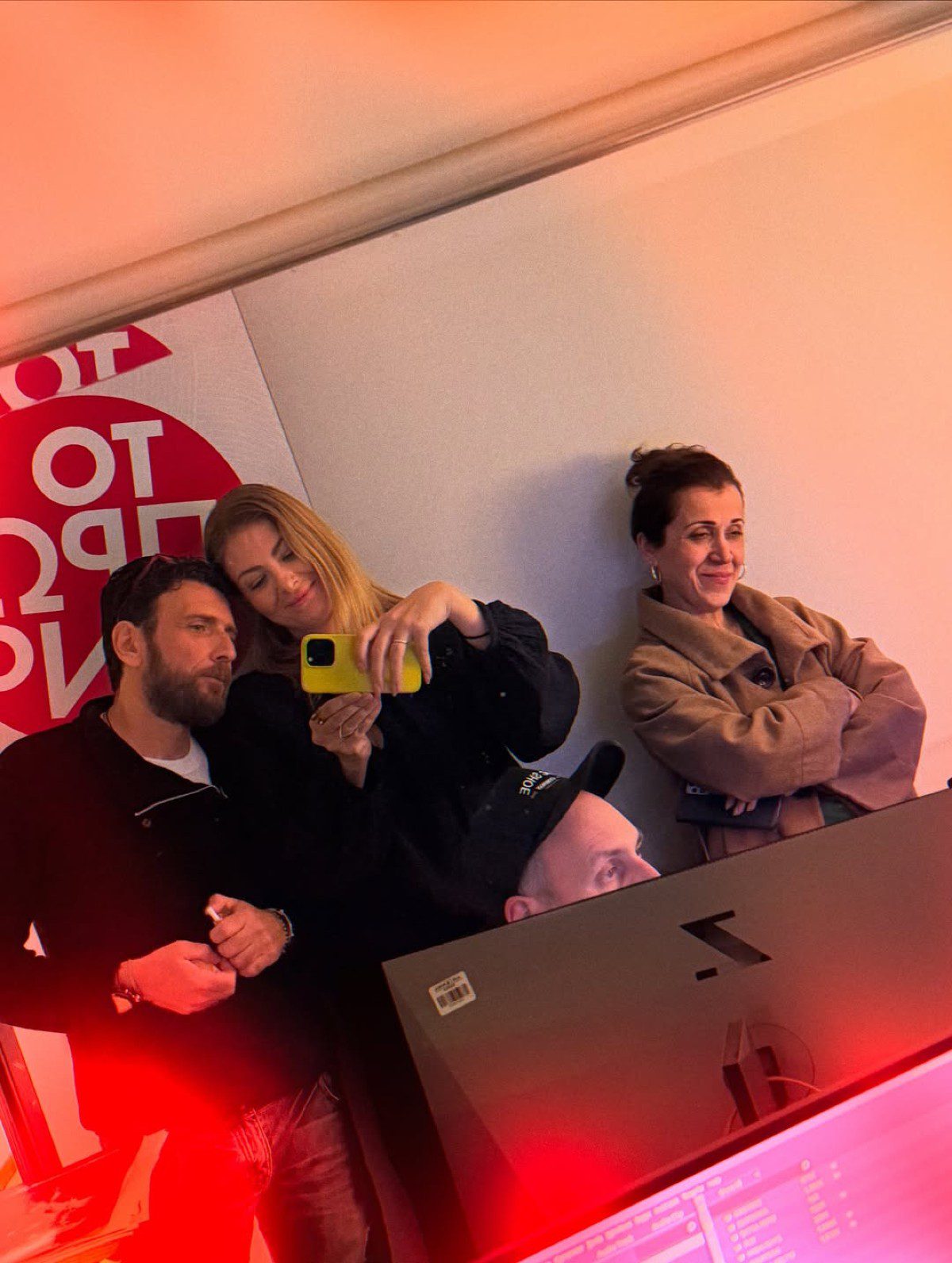 Ο Θανάσης Πάτρας και η Δέσποινα Καμπούρη στα παρασκήνια των Weekenders