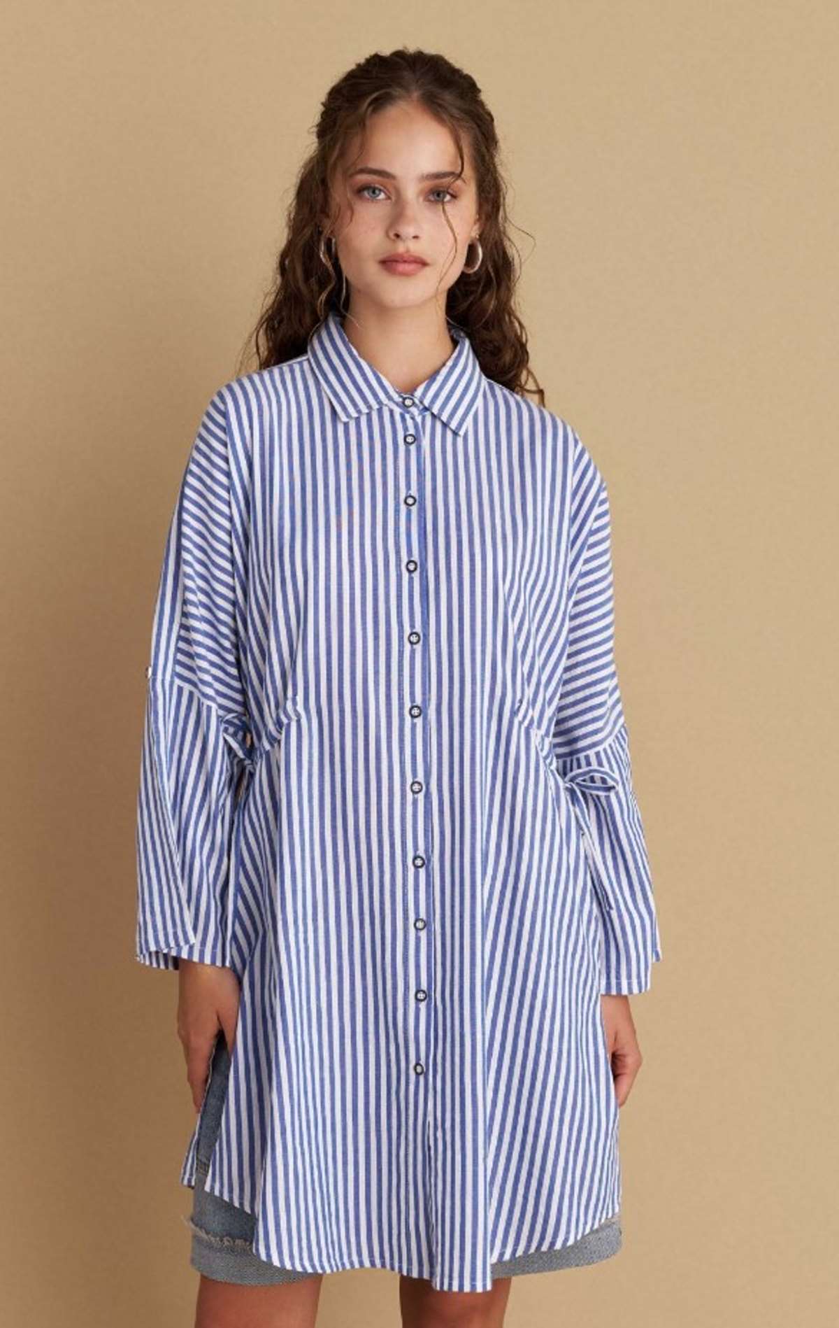 ριγέ γαλάζιο πουκάμισο