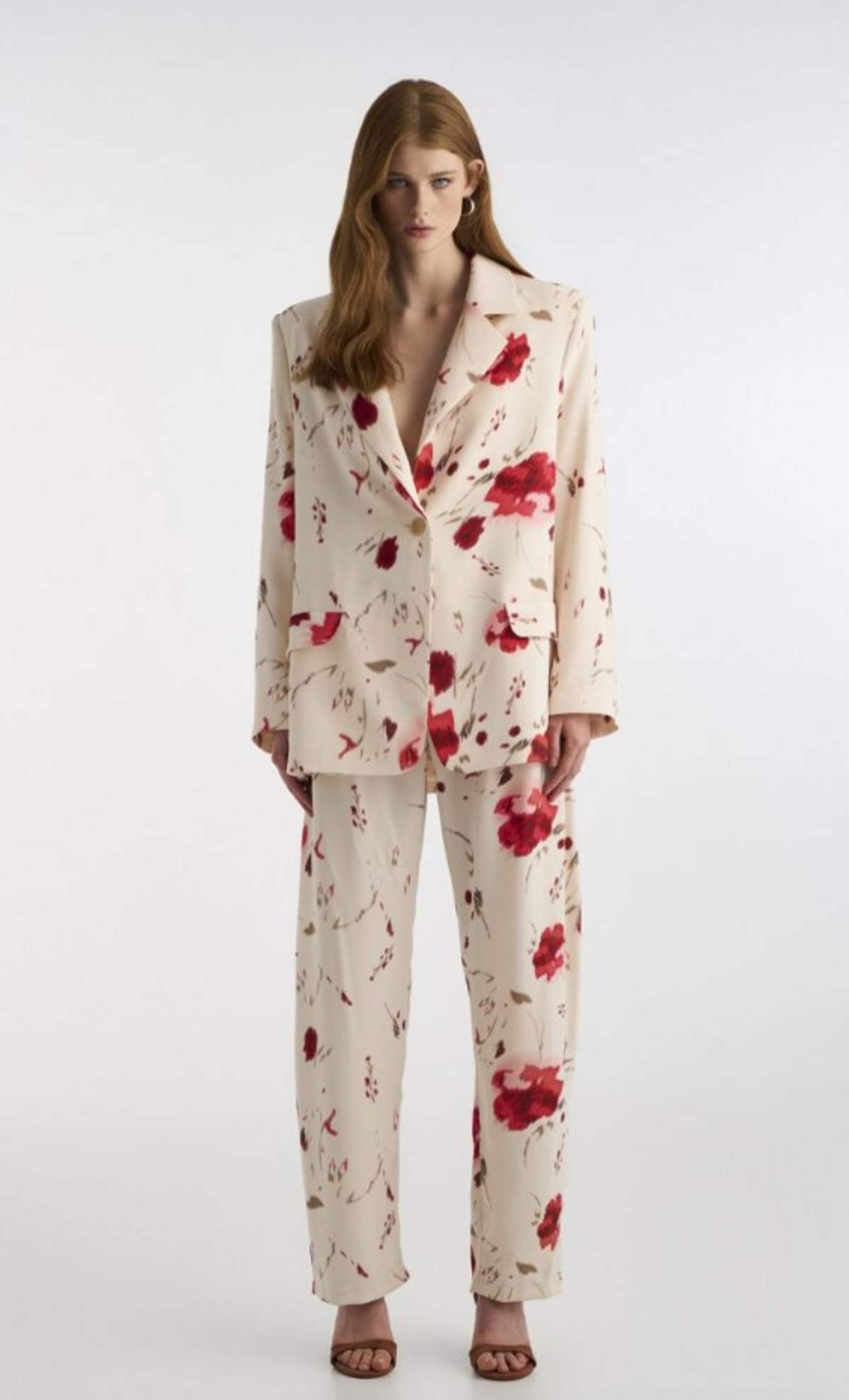 φλοράλ κοστούμι