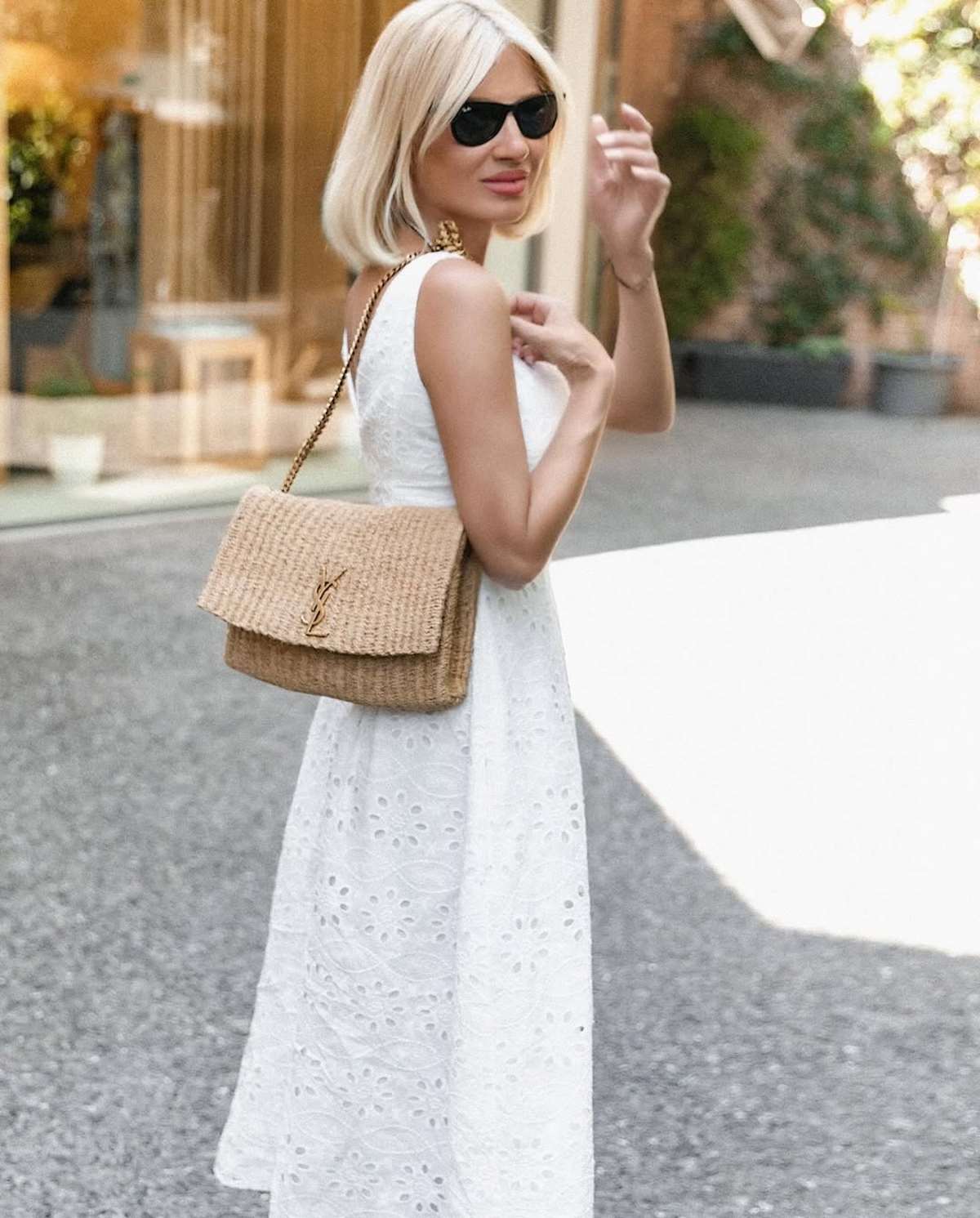 Η Φαίη Σκορδά με τσάντα YSL