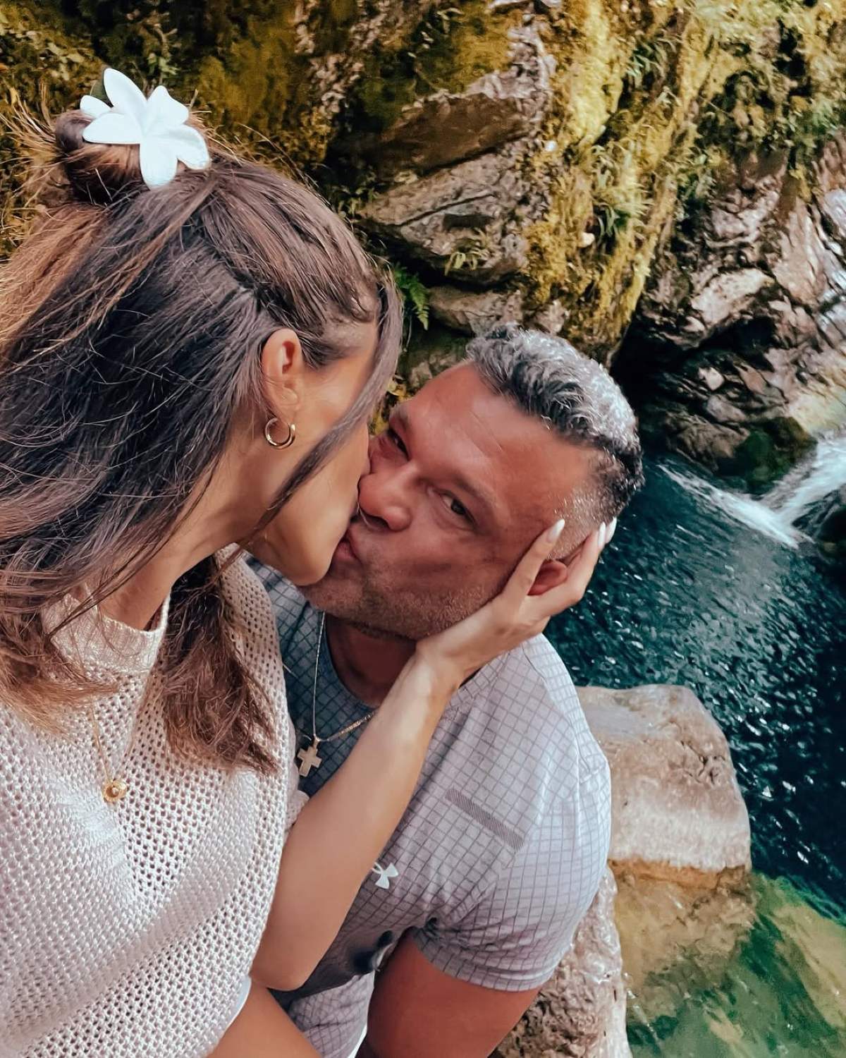 Ο Κώστας Σόμμερ και η Βαλεντίνη Παπαδάκη φιλιούνται στο στόμα