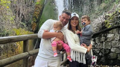 Ο Κώστας Σόμμερ, η Βαλεντίνη Παπαδάκη και τα παιδιά τους