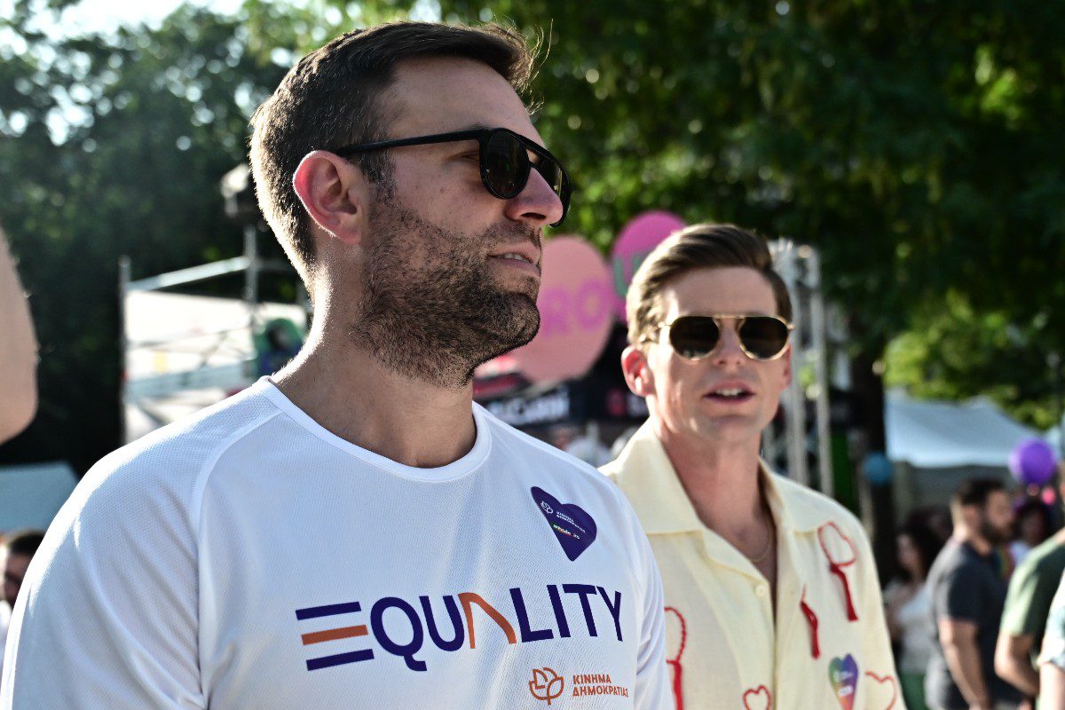 Ο Στέφανος Κασσελάκης και ο Τάιλερ Μακμπέθ στο Athens Pride