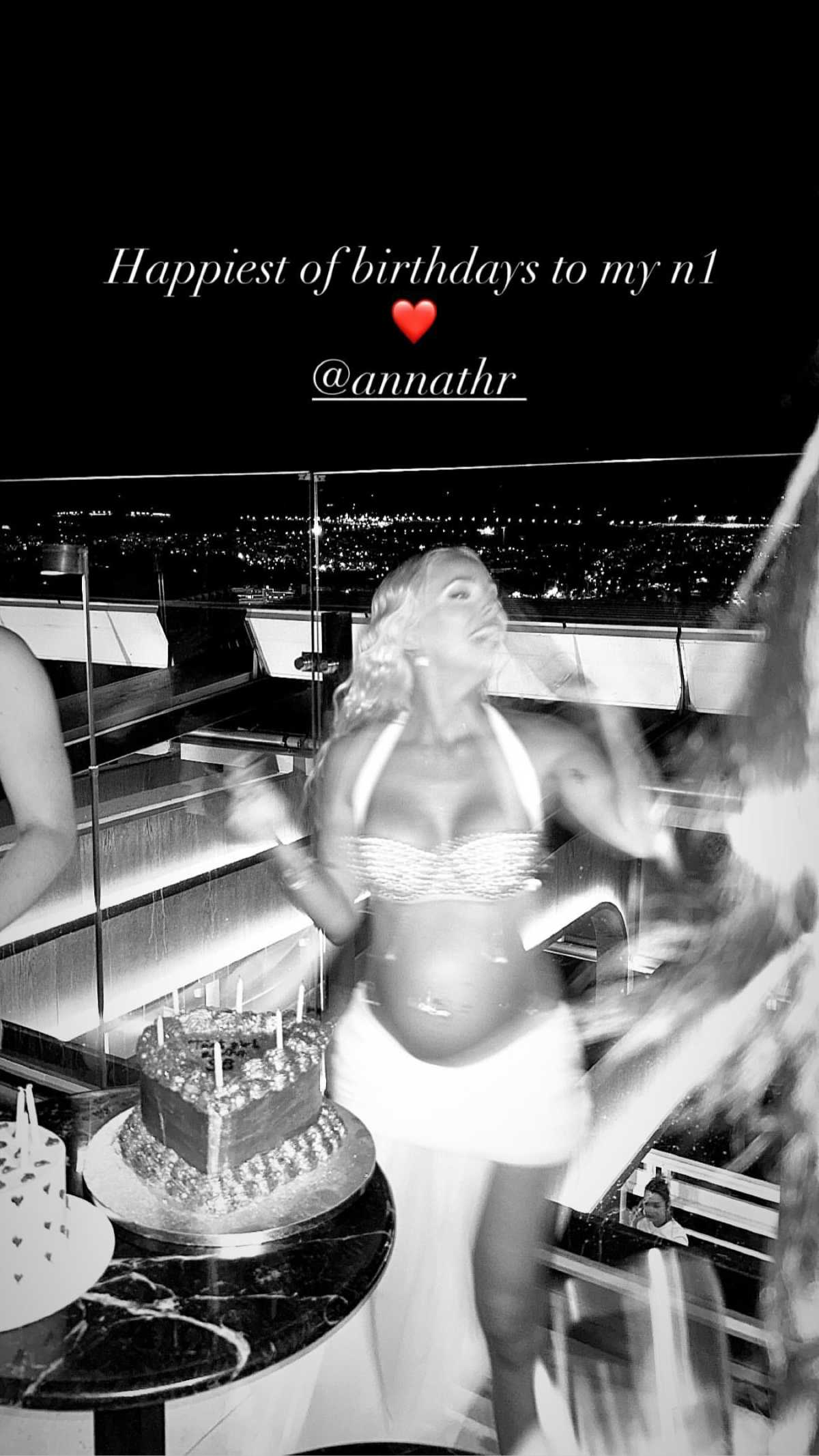 Η Άννα Θεοδωρίδη στο πάρτι γενεθλίων της