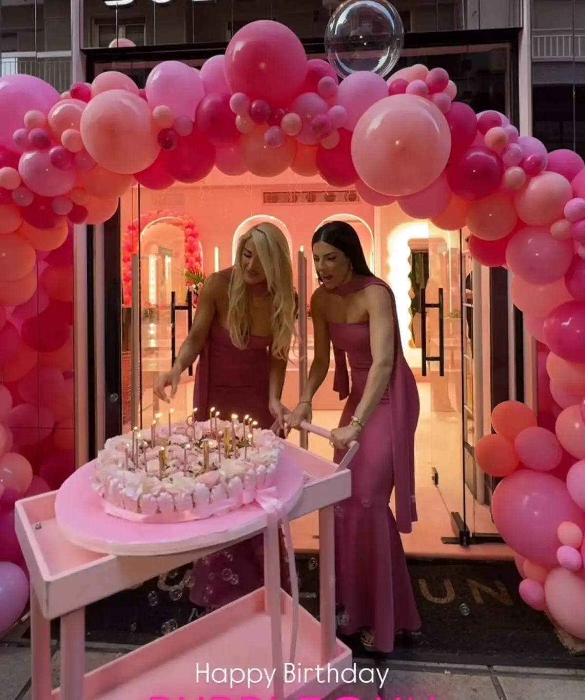 Η Ιωάννα Τούνη και η Στέλλα Πάσσαρη