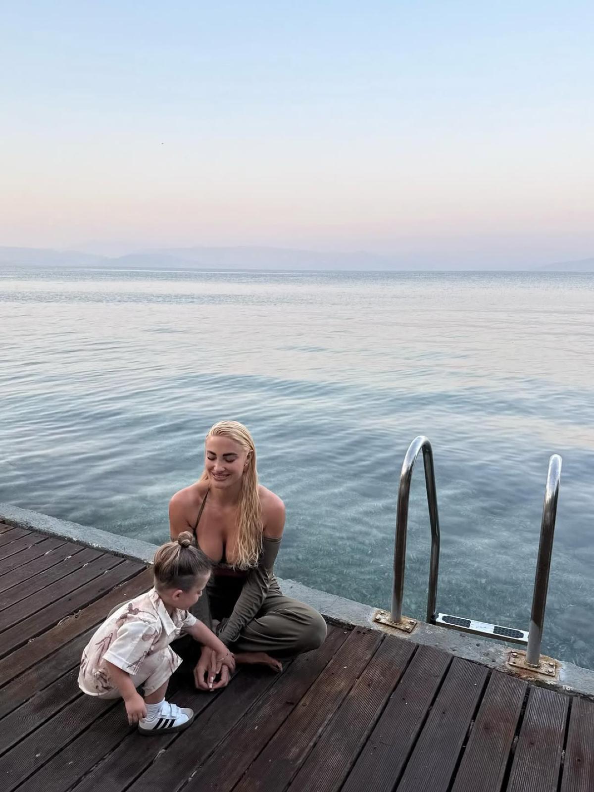 Η Ιωάννα Τούνη με τον γιο της, Πάρη