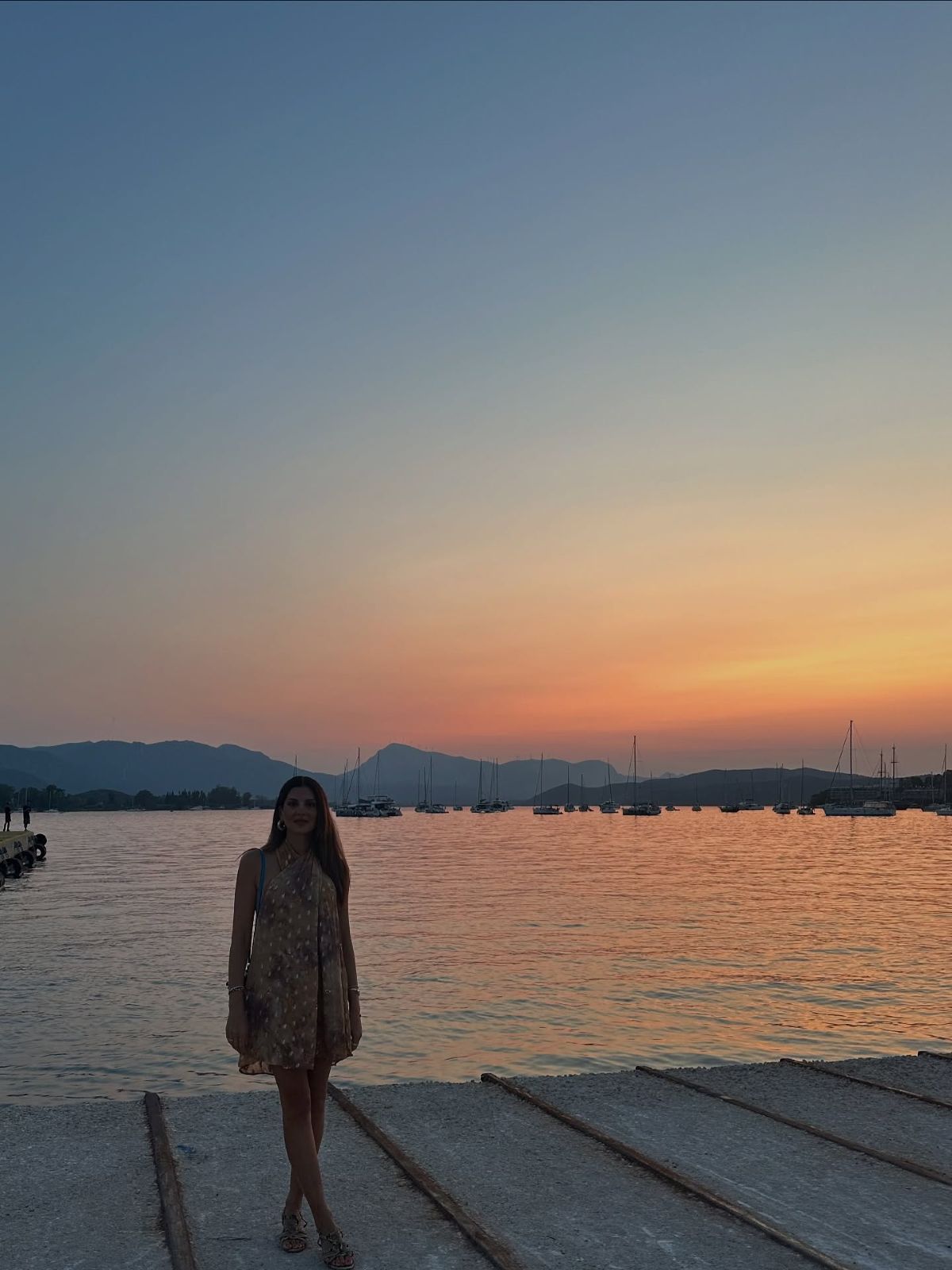 Τσιμτσιλή: Στον Πόρο για το τριήμερο του Αγίου Πνεύματος - Εντυπωσιάζουν οι φωτογραφίες της με μαγιό