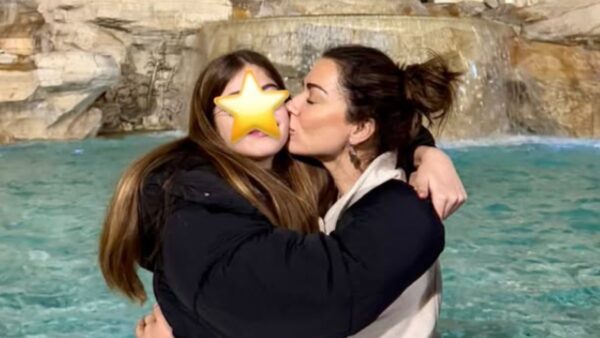 Η Βάσω Λασκαράκη με την κόρη της στο Instagram