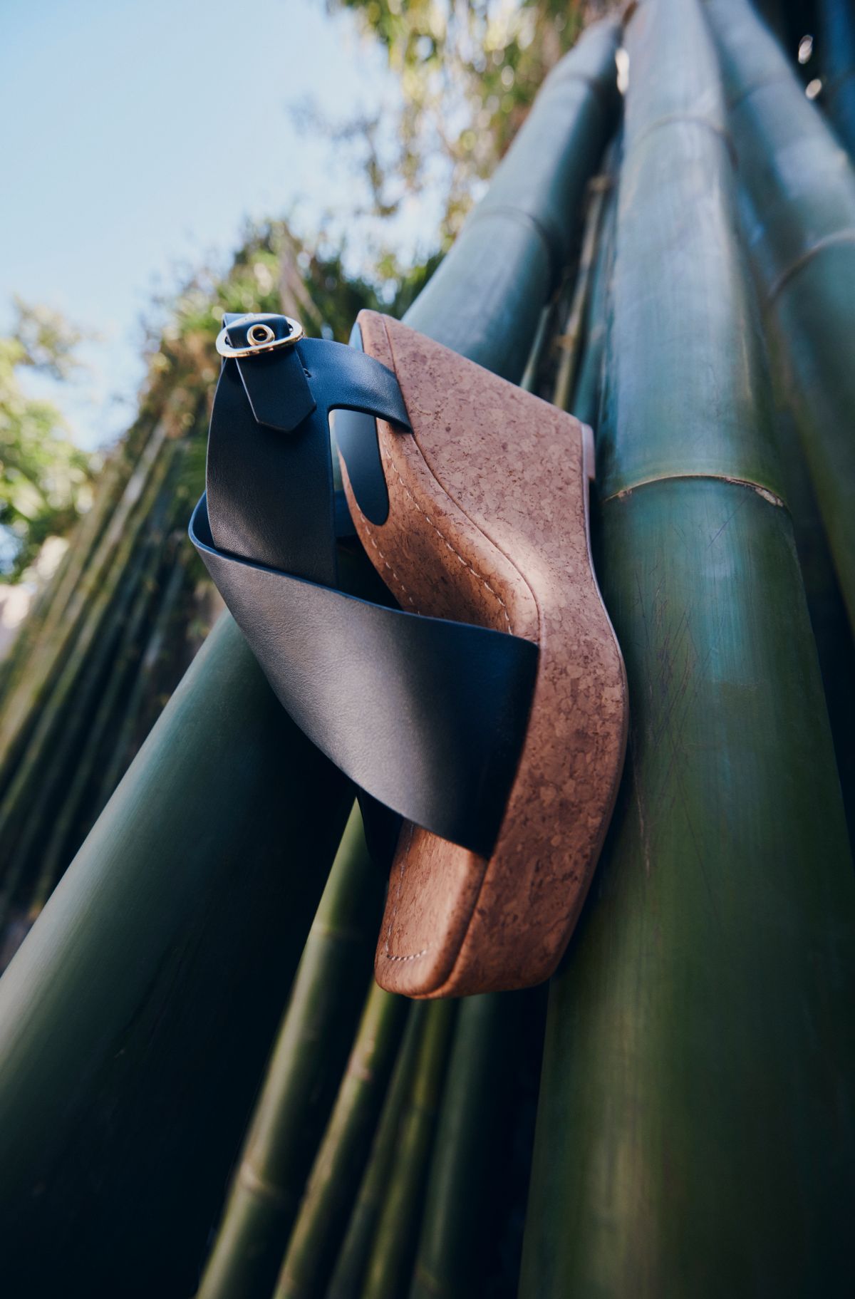 Wedges με φελλό και χιαστί λουριά