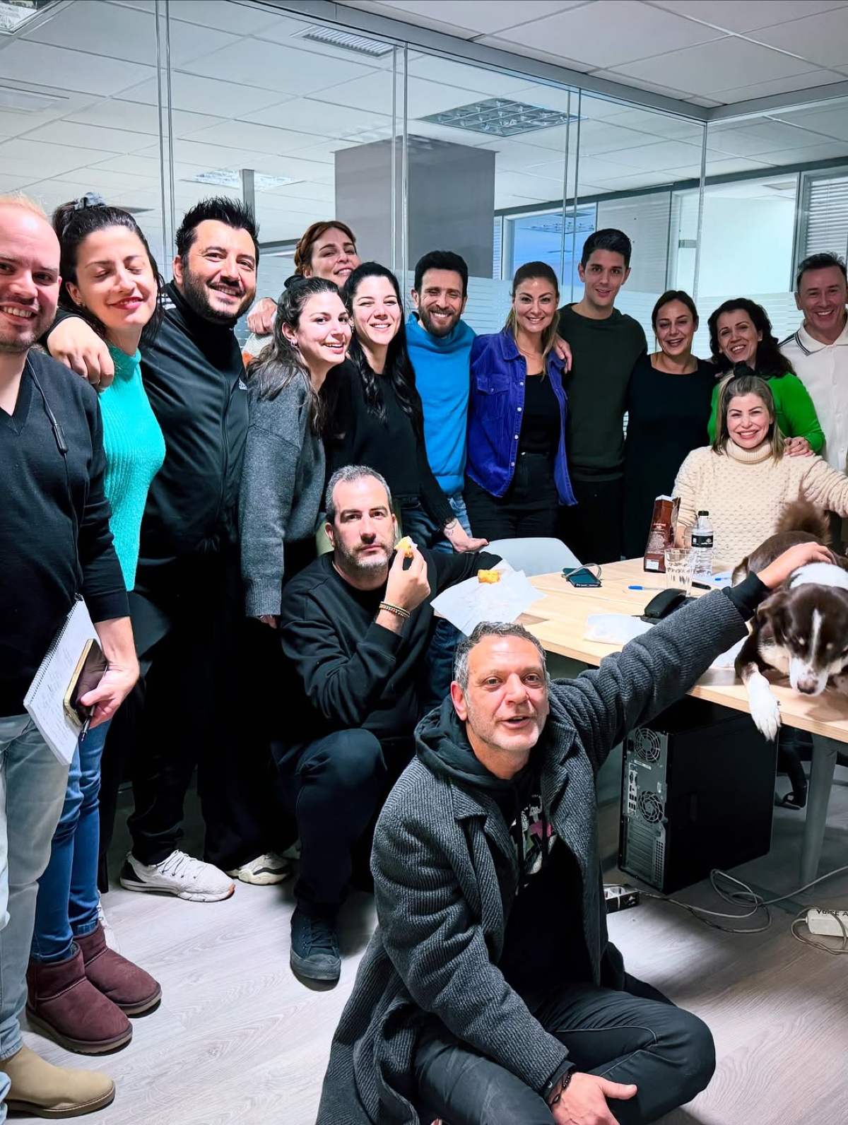 Ολόκληρη η ομάδα των Weekenders